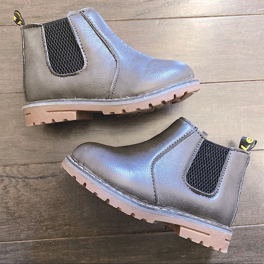 DADAWEN Waterproof Grey Brown Toddler Chelsea Boots with Side Zipper -Size EU 24